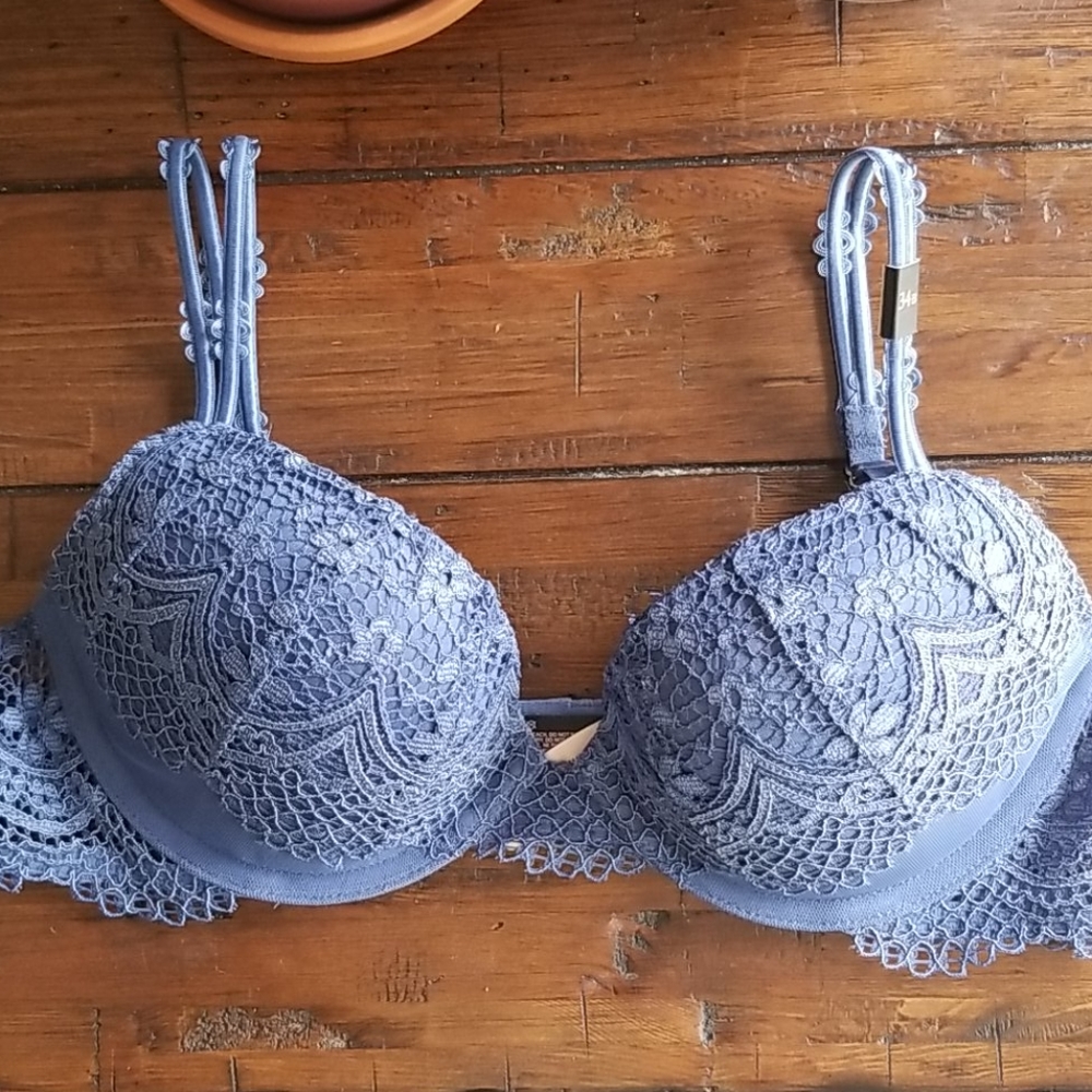 NWT Very Sexy Push-up Bra in Blue Lace